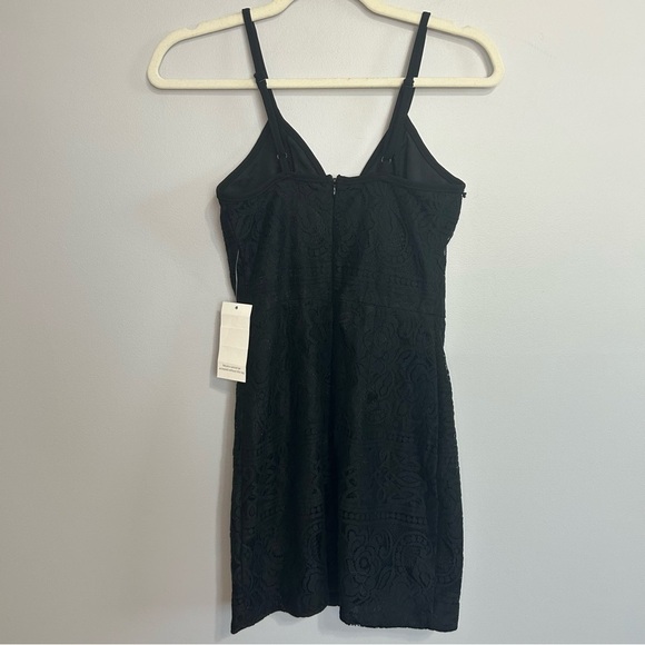 NWT Tobi Black Lace Detail Cutout Sleeveless Mini Dress Women’s Size XS - Picture 5 of 6